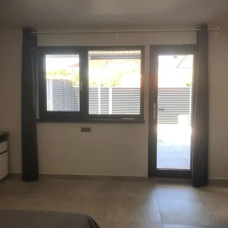 Apartment Artfan Guest *